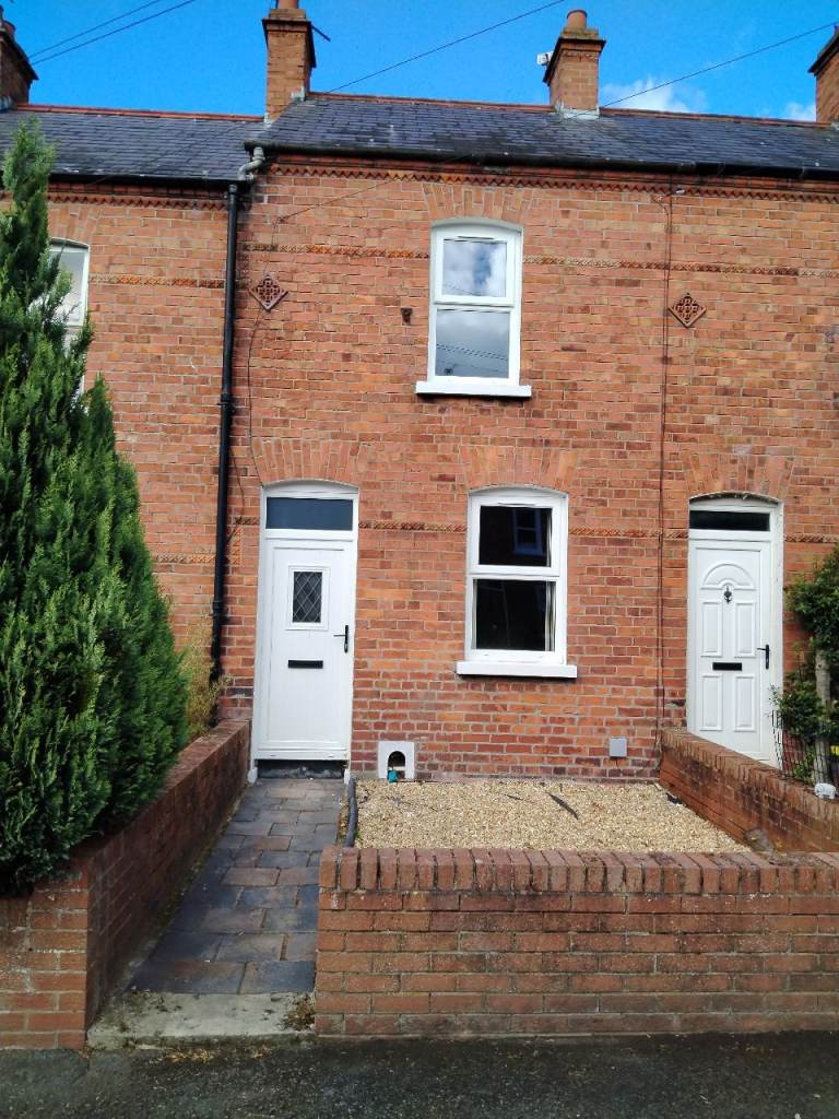 2 bed room  house to let Edenderry Village