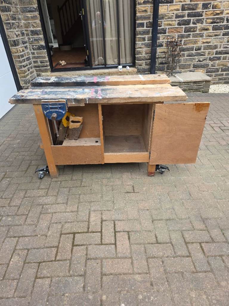 Wooden workbench/craft table 