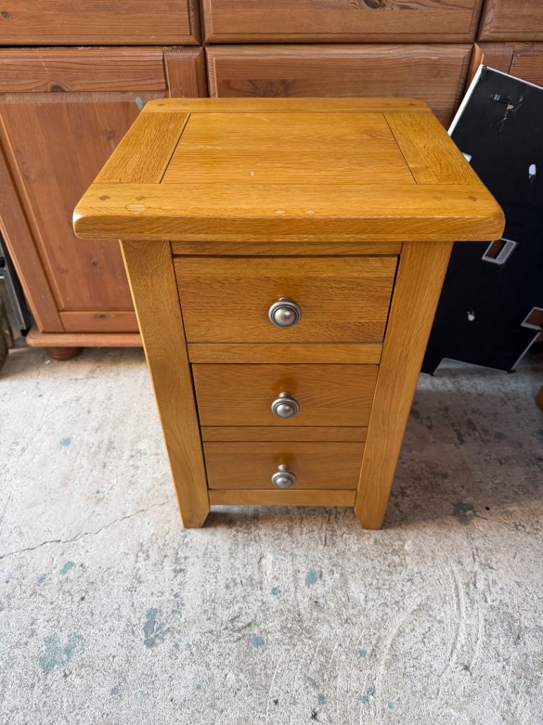 Solid Oak Lamp Table