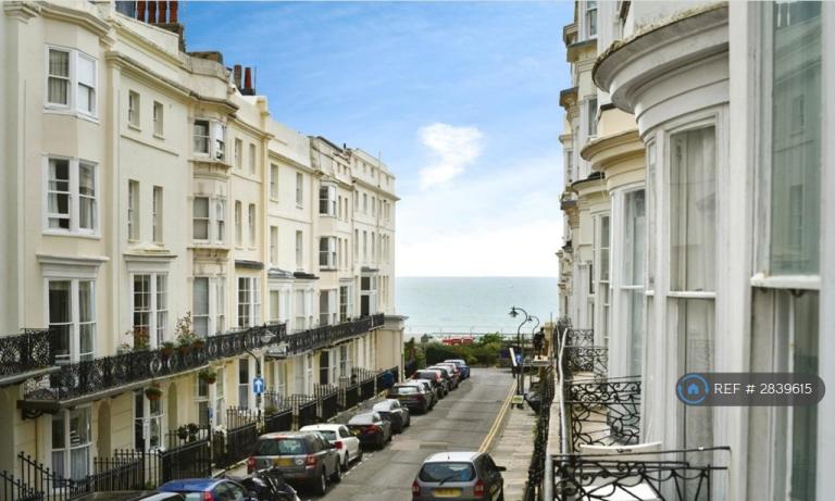1 bedroom flat in Bloomsbury Place, Brighton, BN2 (1 bed) (#2839615)