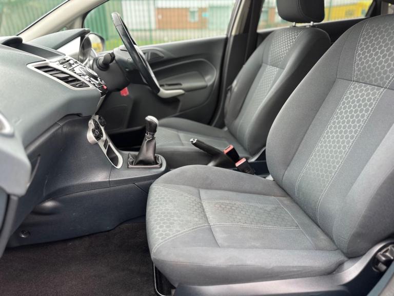 2011 Ford Fiesta 1.4 Titanium 5dr HATCHBACK Petrol Manual
