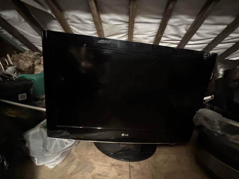LG Black Flat Screen TV – Good Condition