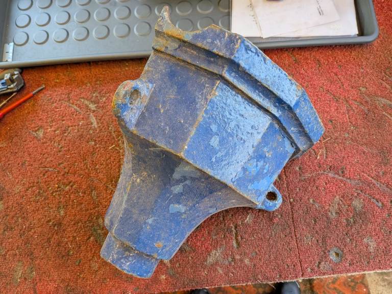 Cast iron drain hopper