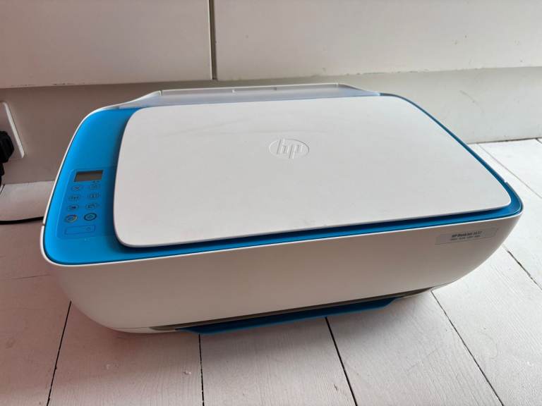 HP DeskJet 3637 Wireless Printer/Scanner – Good Condition
