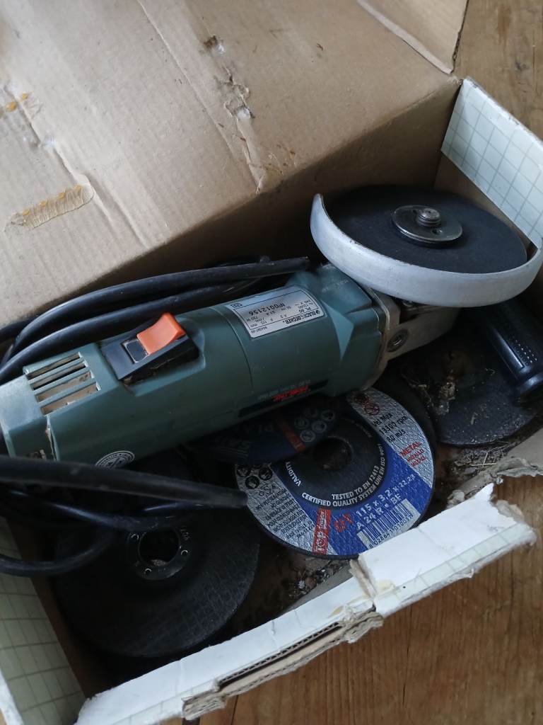 Sander - works but very sticky on/off switch 