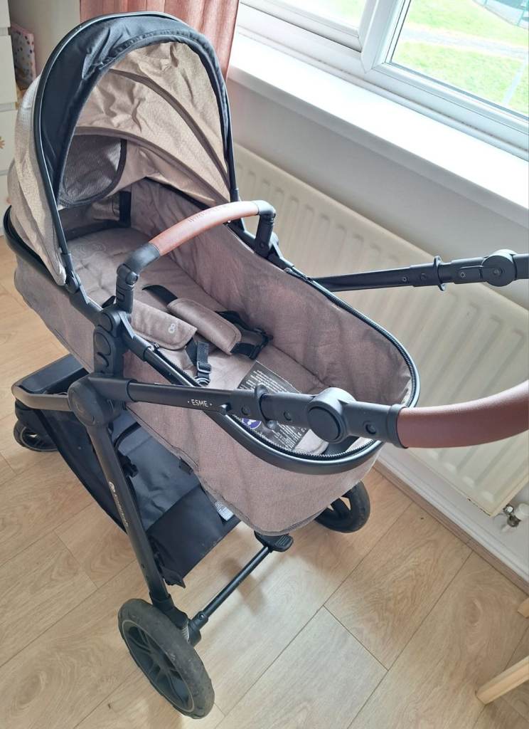 Kinderkraft 3 in 1 travel system 
