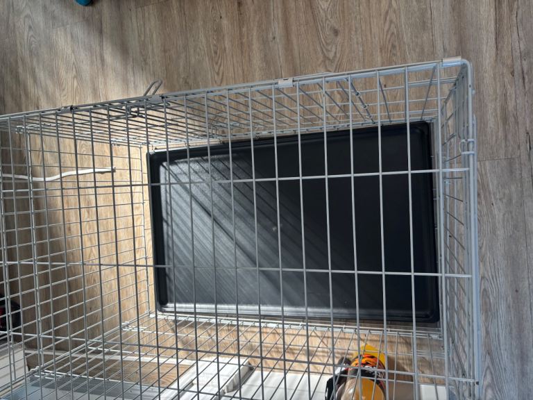 Wire Dog Crate – Medium Size, Foldable with Tray