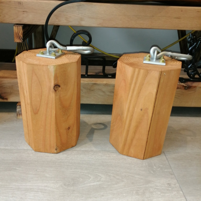 OCTAGONAL RUSTIC DOOR STOP 250mm x 150mm
