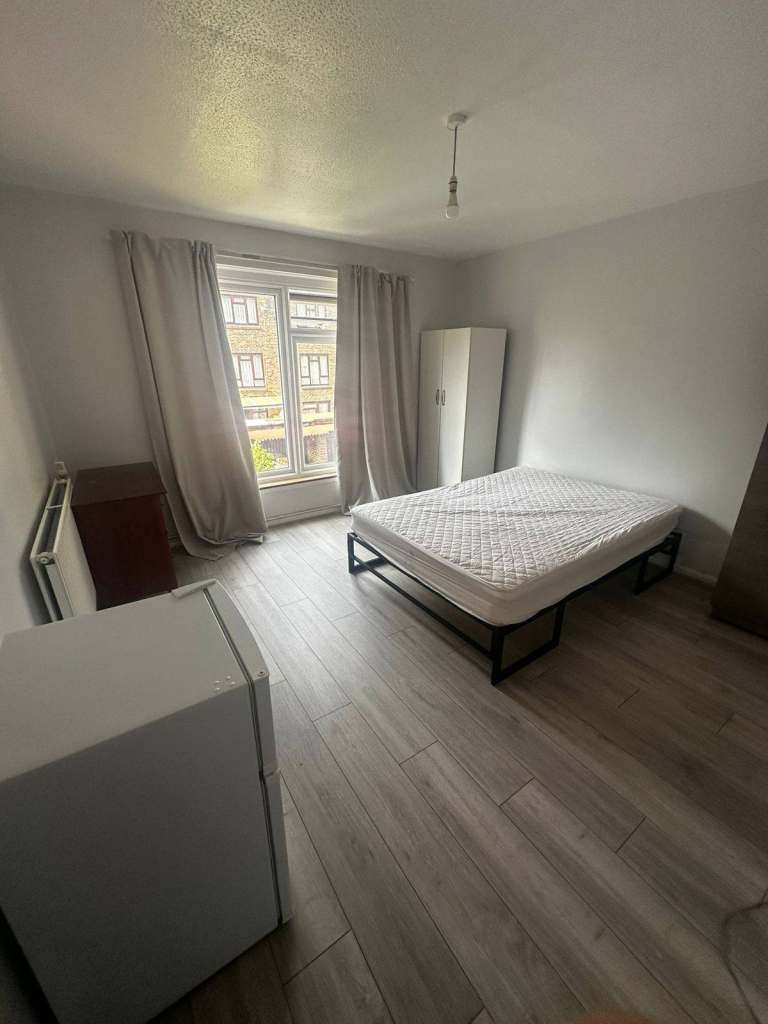 DOUBLE ROOM AVAILABLE NOW SEVEN SISTERS, N15– 3 minutes from station