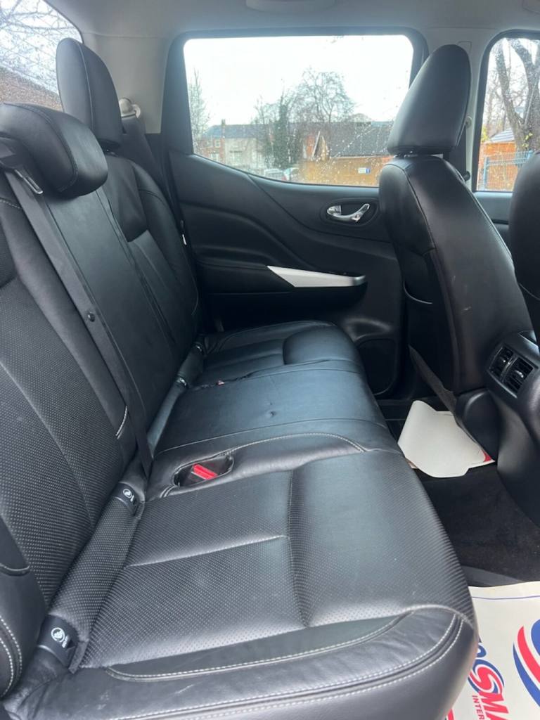 2017 Nissan Navara Double Cab Pick Up Tekna 2.3dCi 190 4WD PICK UP DIESEL Manual