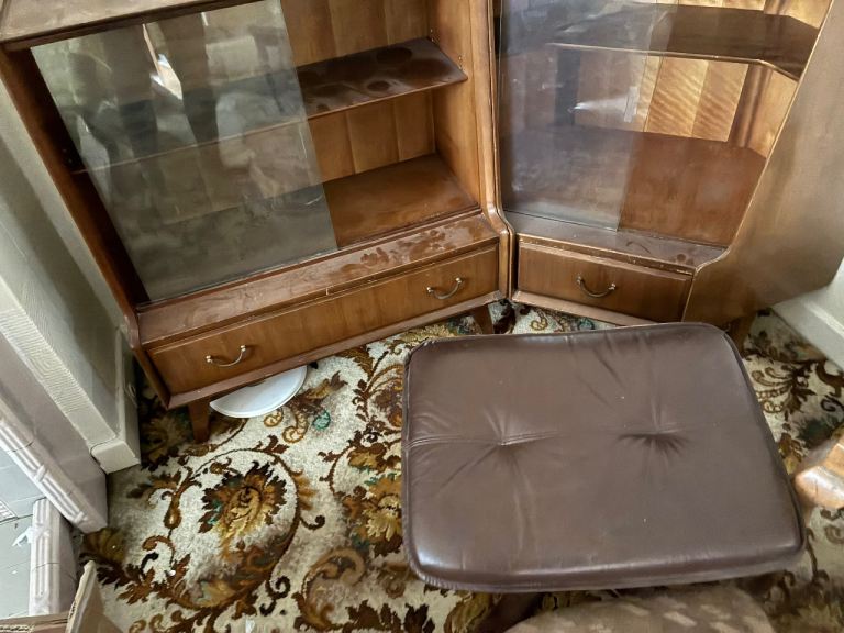 Display cabinets free