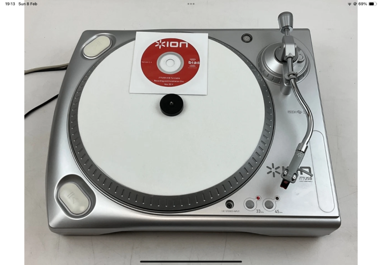 ION iTTSB USB TURNTABLE