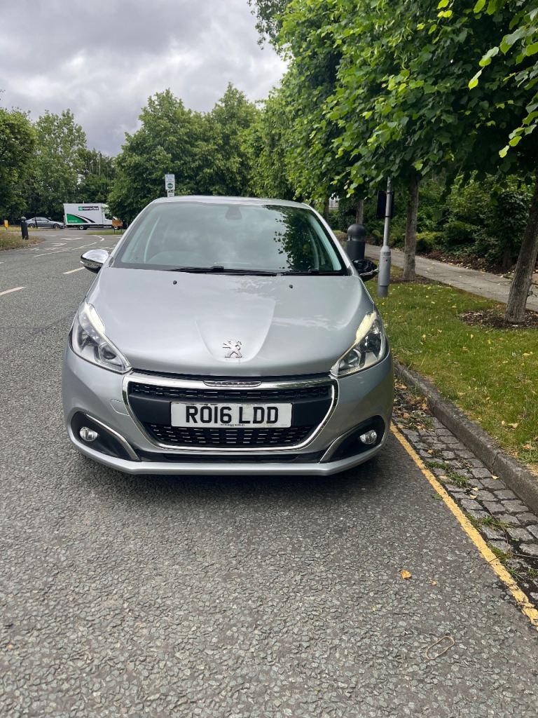 Peugeot, 208, Hatchback, 2016, Semi-Auto, 1199 (cc), 5 doors
