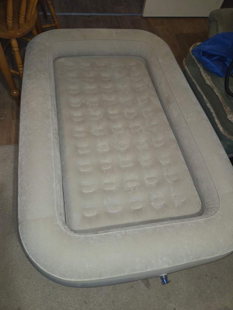 Intel infants air bed with ith pump used once.