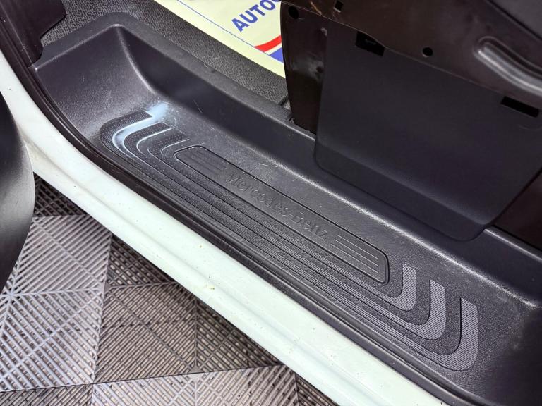 2020 Mercedes-Benz Vito 1.7 114 CDI Progressive FWD L2 Euro 6 (s/s) 5dr (LWB) PANEL VAN Diesel Ma...