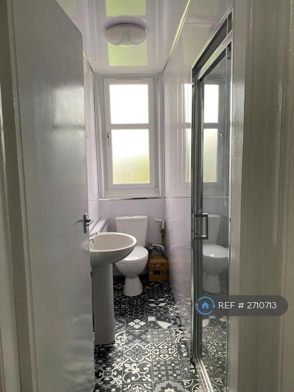 1 bedroom flat in The Terrace, Port Bannatyne, Isle Of Bute, PA20 (1 bed) (#2710713)