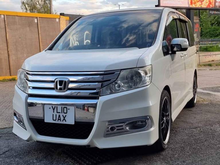 Honda Stepwagon Spada 2.0 Petrol Automatic | 8 Seater | Fresh Import | Cameras |