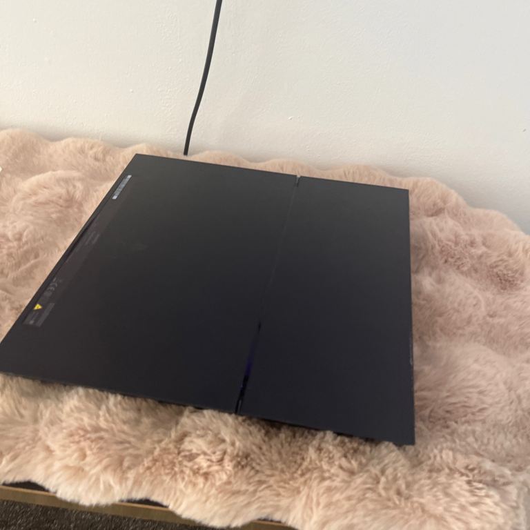 1TB Sony Play Station 4