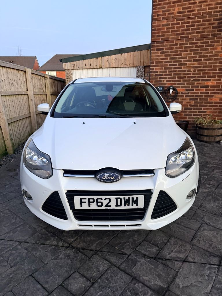 Ford, FOCUS, Hatchback, 2012, Manual, 1560 (cc), 5 doors