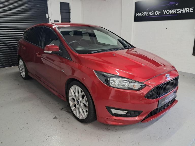2017 Ford Focus 1.0T EcoBoost ST-Line Euro 6 (s/s) 5dr HATCHBACK Petrol Manual