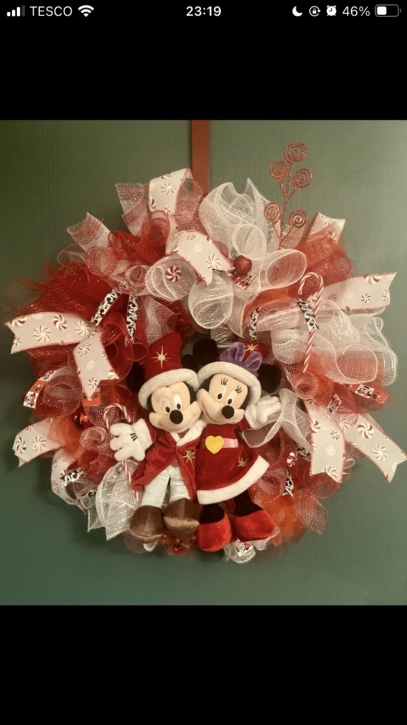 Pre - order mickey and Minnie Christmas wreath 