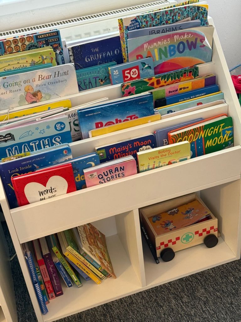 Montessori kids bookshelf