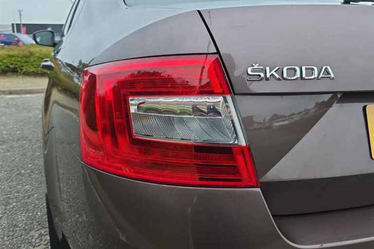 2014 Skoda Octavia 1.4 TSI Elegance Hatchback 5dr Petrol Manual Euro 5 (s/s) (140 ps) Hatchback P...