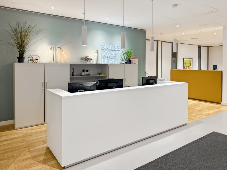 Manchester - M501RF \ Expand Your Business Presence with a Virtual Office