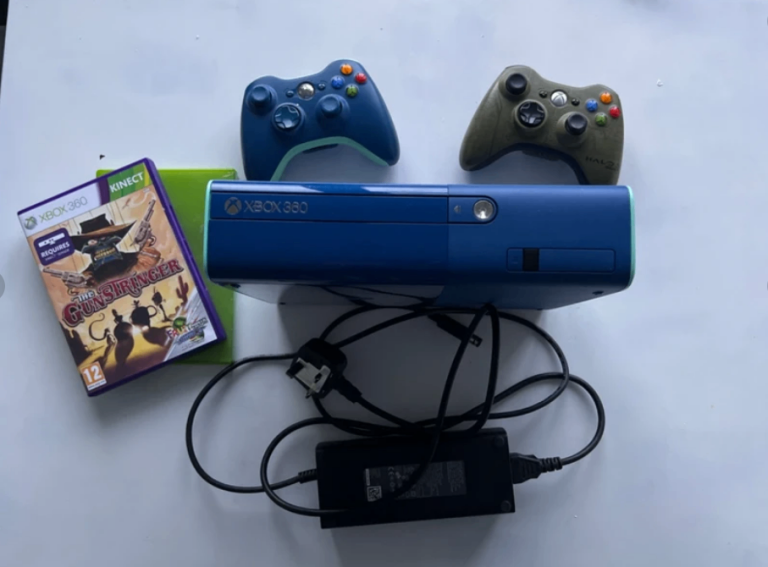 Xbox 360 Elite blue edition in good condition