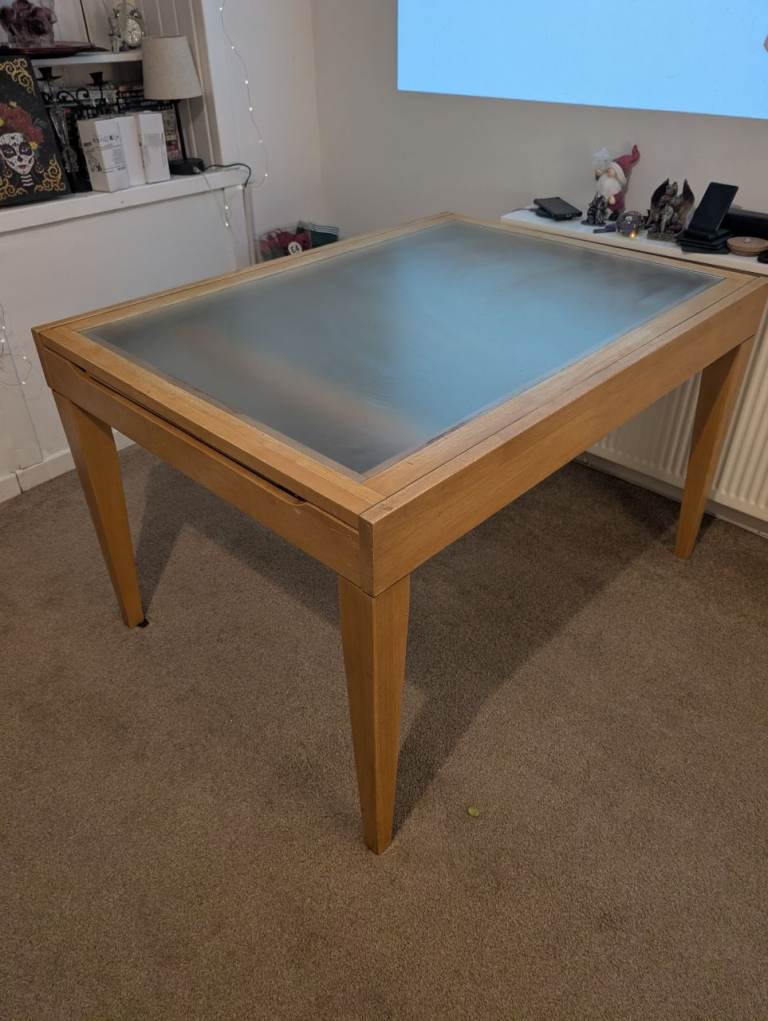 Extendable dining table 4-8 seater