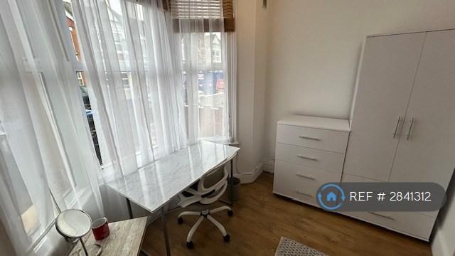 1 bedroom in Windsor Road, London, NW2 (#2841312)