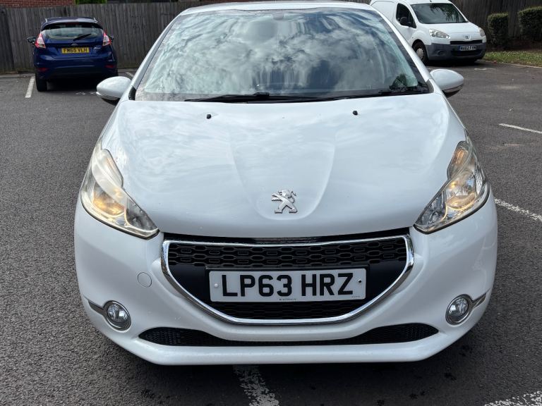 Peugeot, 208, Hatchback, 2014, Manual, 1199 (cc), 5 doors