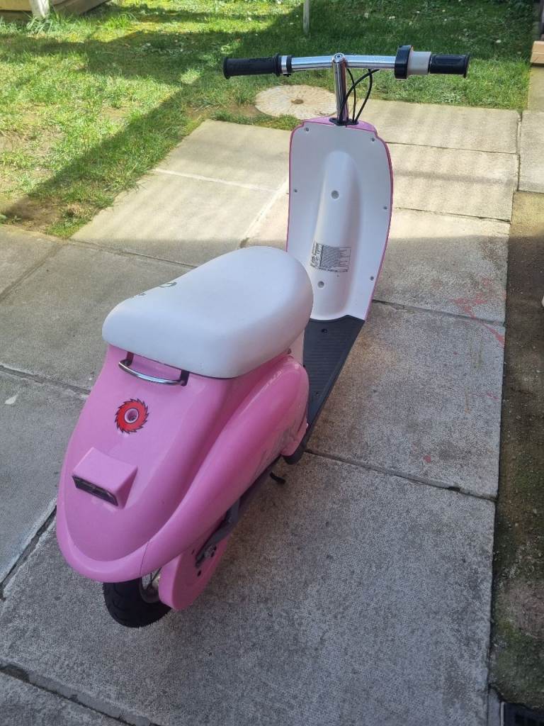 Razor electric moped 