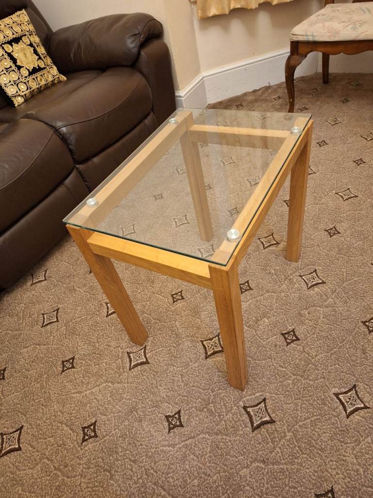 Small Strong Glass Table