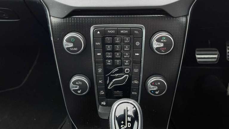 2017 Volvo V40 2.0 D3 R-Design Pro Hatchback