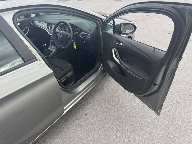 2017 Vauxhall Astra 1.0i Turbo ecoFLEX Design Sports Tourer 5dr Petrol Manual Euro 6 (s/s) (105 E...