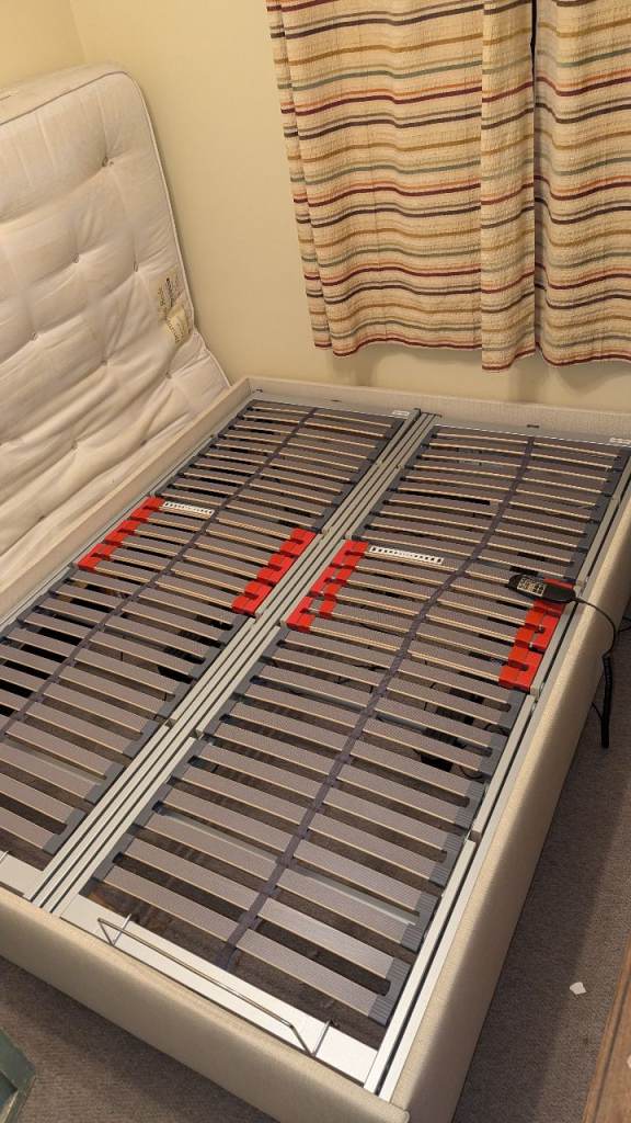 Willowbrook adjustable kingsize split bed with massage function 