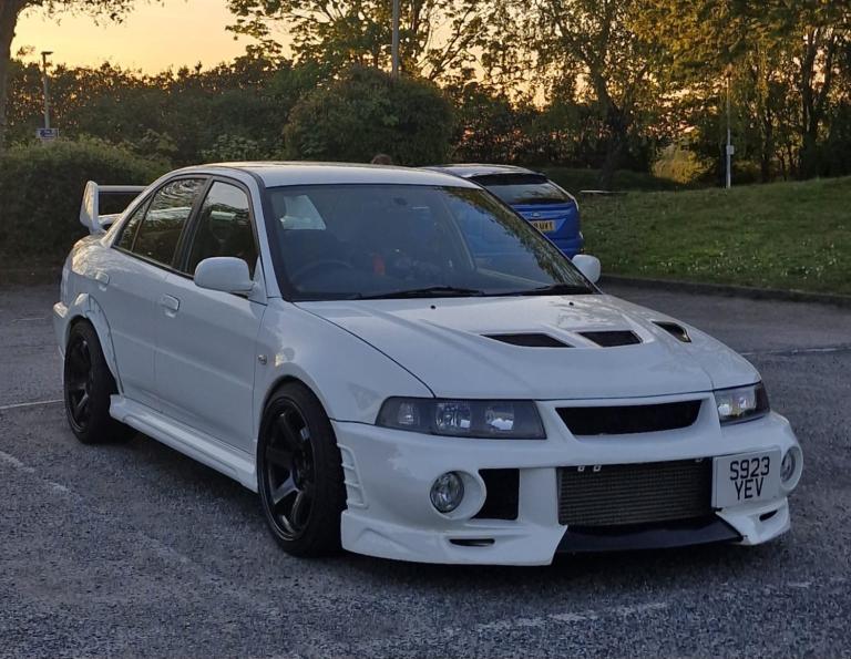 Mitsubishi, 1999, 2000 (cc)