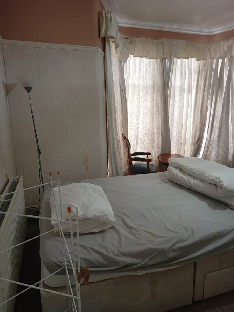 Luxurious King sized Room Available – Prime Location Near Goodmayes Station