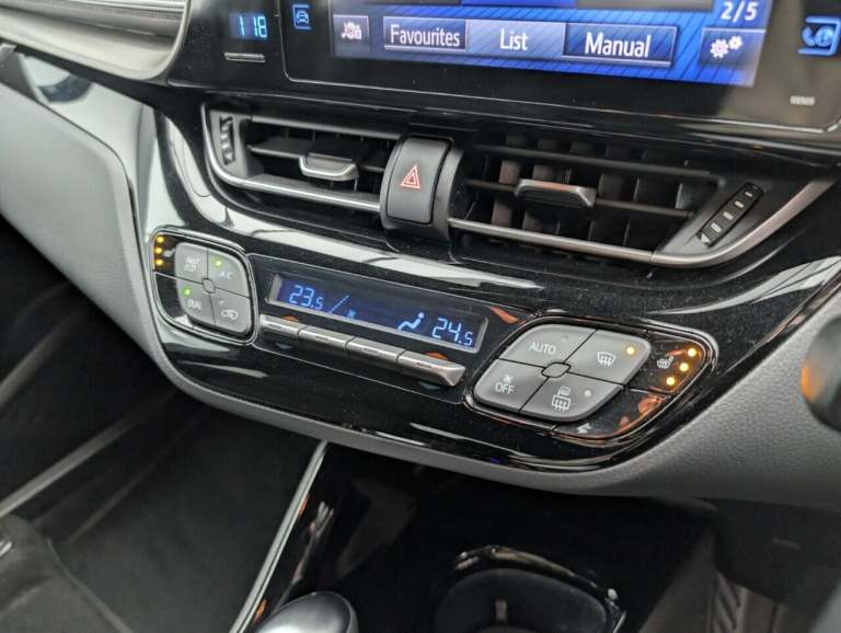  Toyota C-HR 1.8 VVT-h Design SUV 5dr Petrol Hybrid CVT Euro 6 (s/s) (122 ps) - HEATED S Petrol/E...