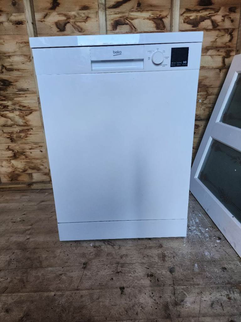 Beko Dishwasher dDVN052q20W -Reduced!!