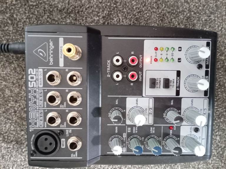 Mixer behringer 502