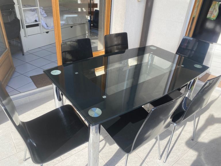 Black Glass Dining Table with 6 Chairs - Good Condition