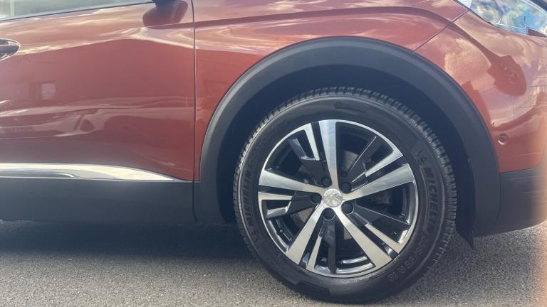 2019 Peugeot 3008 1.2 PureTech Allure EAT Euro 6 (s/s) 5dr SUV Petrol Automatic