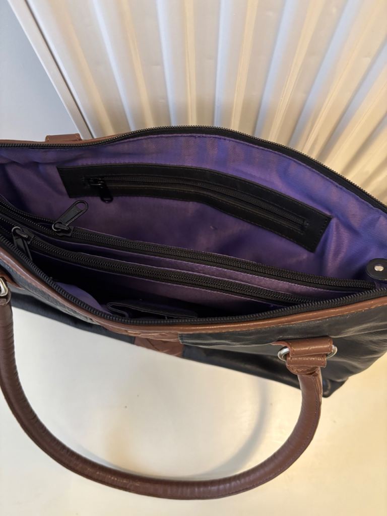 Black and Brown Leather Shoulder Bag – Good Condition