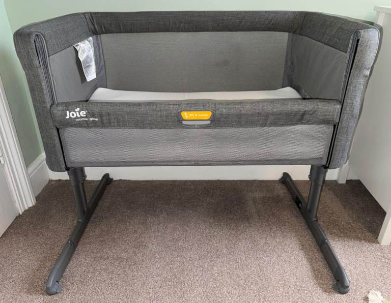 Joie roomie glide co-sleeper!