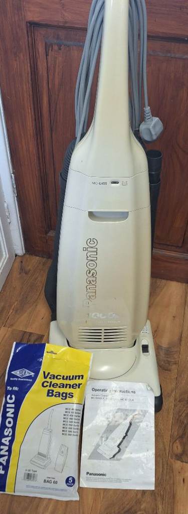 Panasonic upright Vacuum Cleaner, MODEL NO. MC-E455UK, 900w in good condition