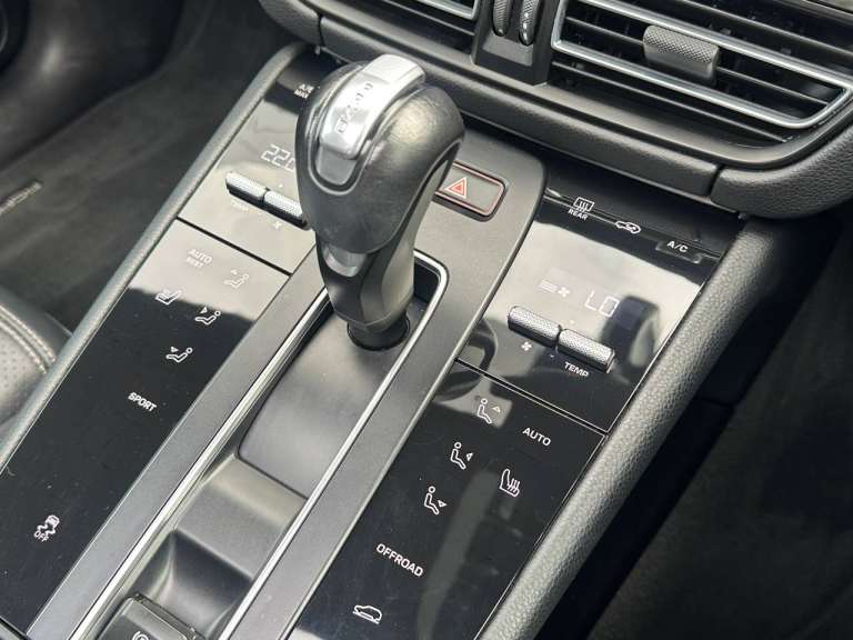 2023 Porsche Macan 5dr PDK SUV Petrol Automatic