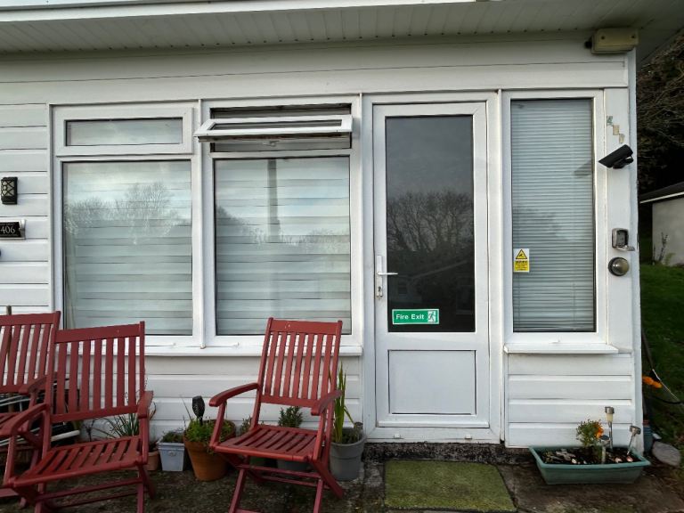 1 bedroomed chalets for rent please read full description