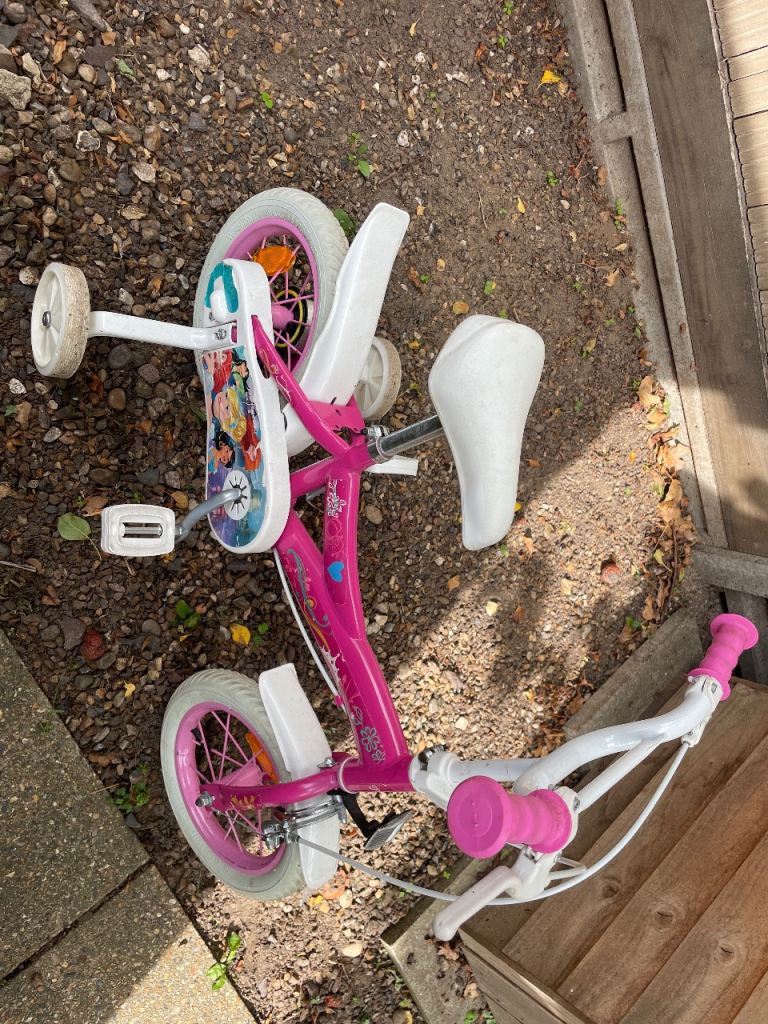 Children's Pink Princess Bike with Stabilisers – Good Condition